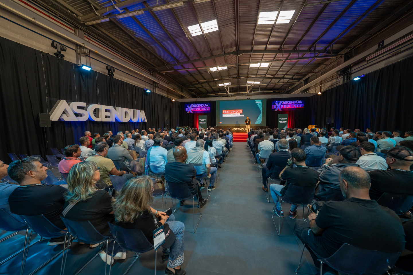 Ascendum Experience Building the Future. Today.
