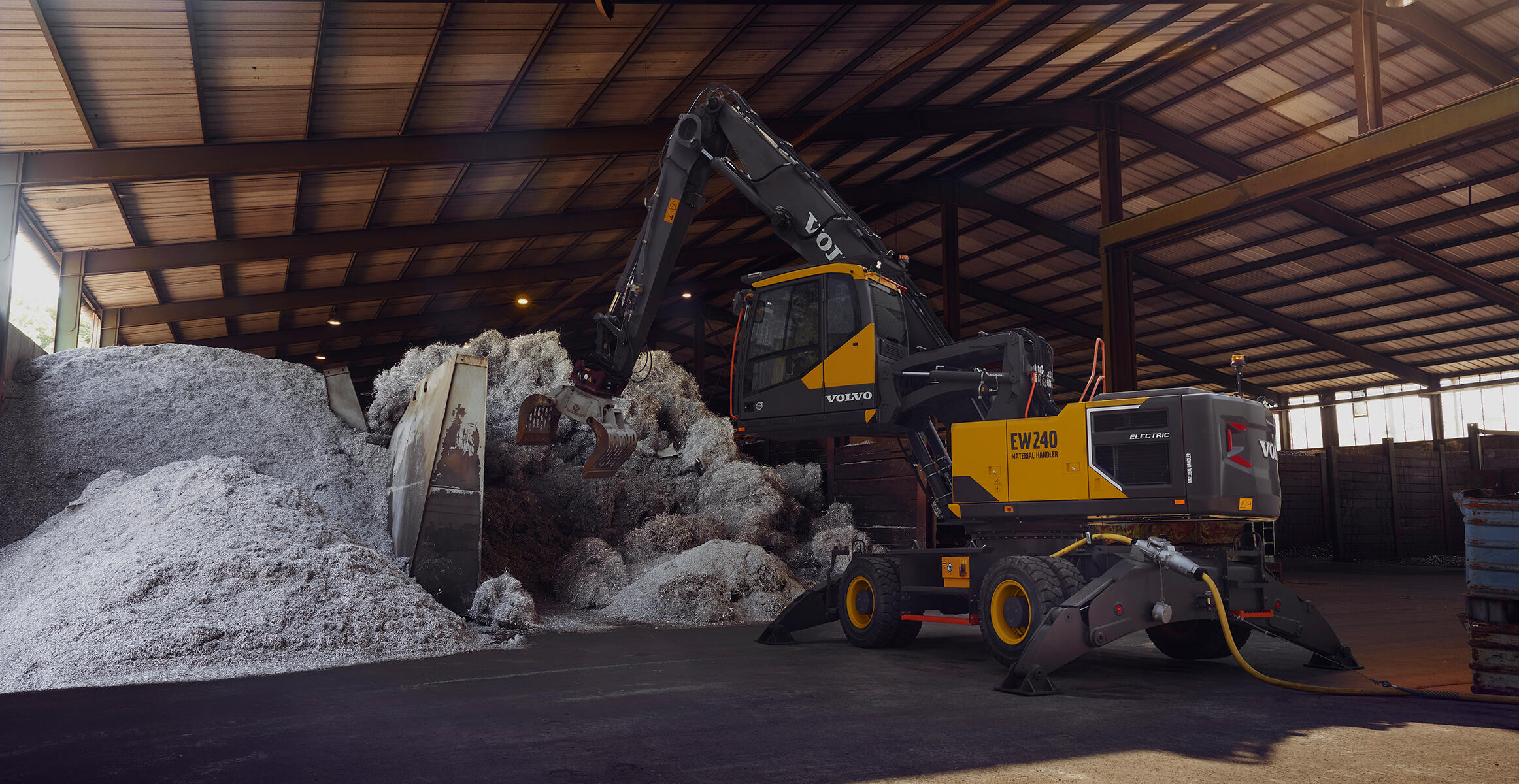EW240E Material Handler