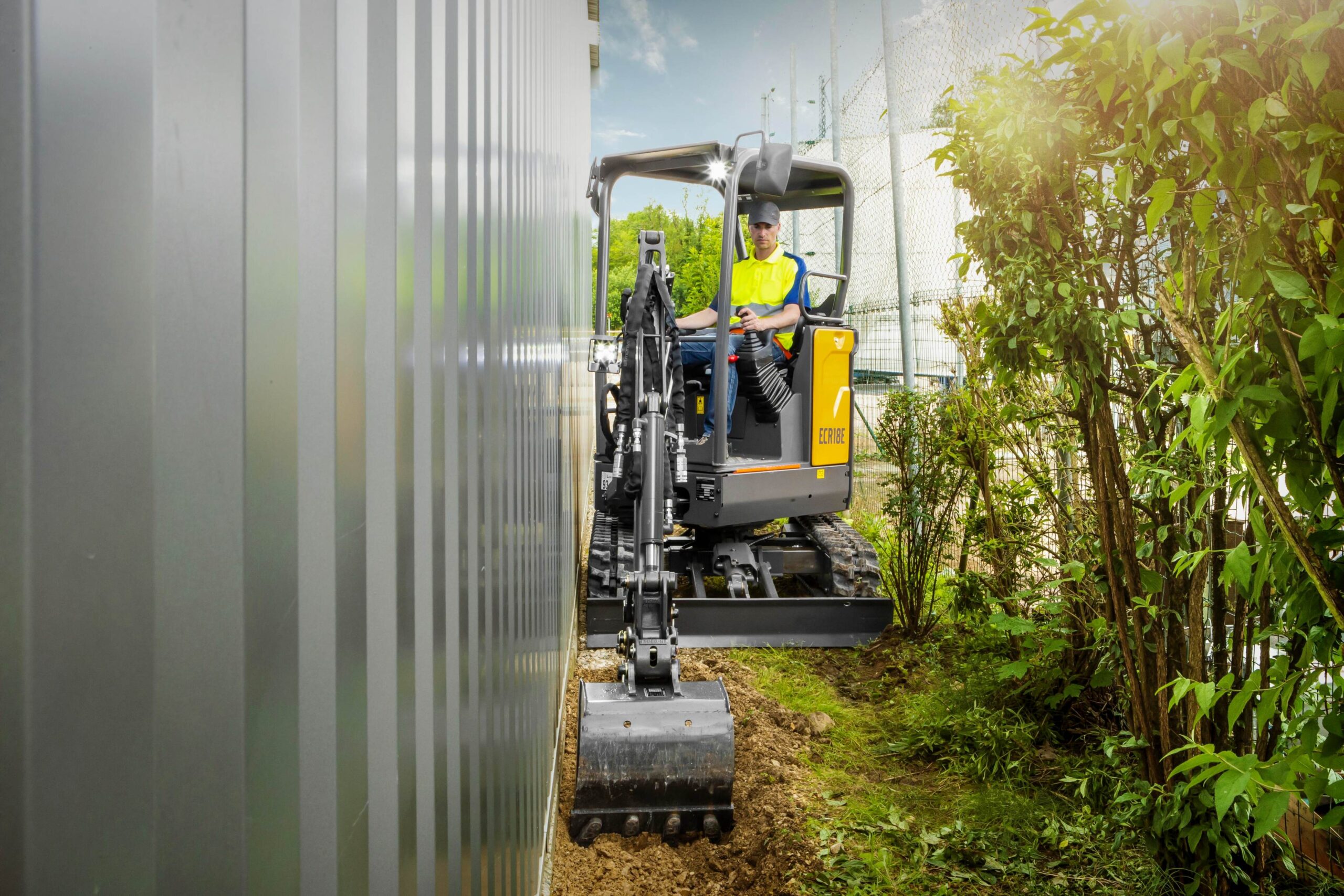 image-Escavadoras Compactas Volvo – Plano Ascendum Compact Flex